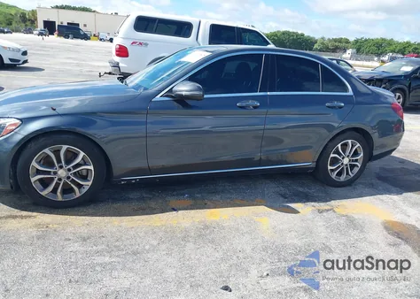 2016 Mercedes-Benz C 300 300 из США, поврежденный, VIN 55SWF4JB8GU128710